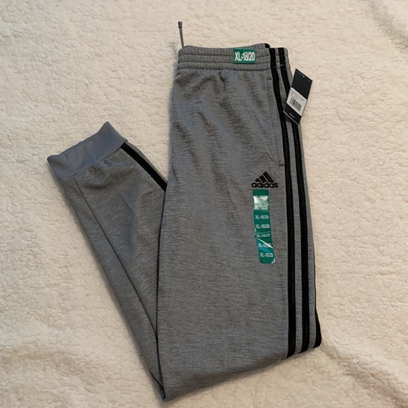 Adidas boys cuffed joggers - Picture 4 of 8